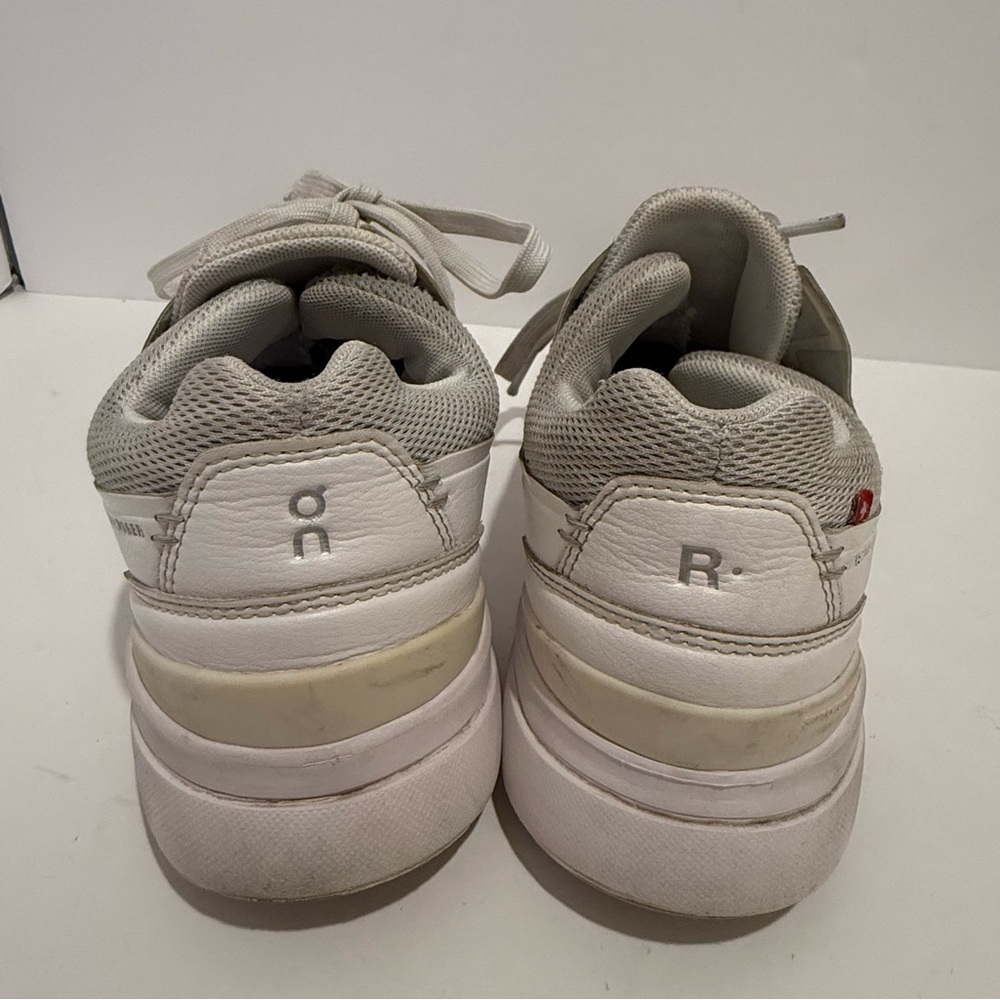 On The Roger Advantage Cloudtec Women’s Size 8.5 Tennis Shoes All White - Picture 4 of 10